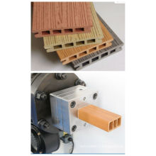 Machine de production de plancher en bois composite en plastique